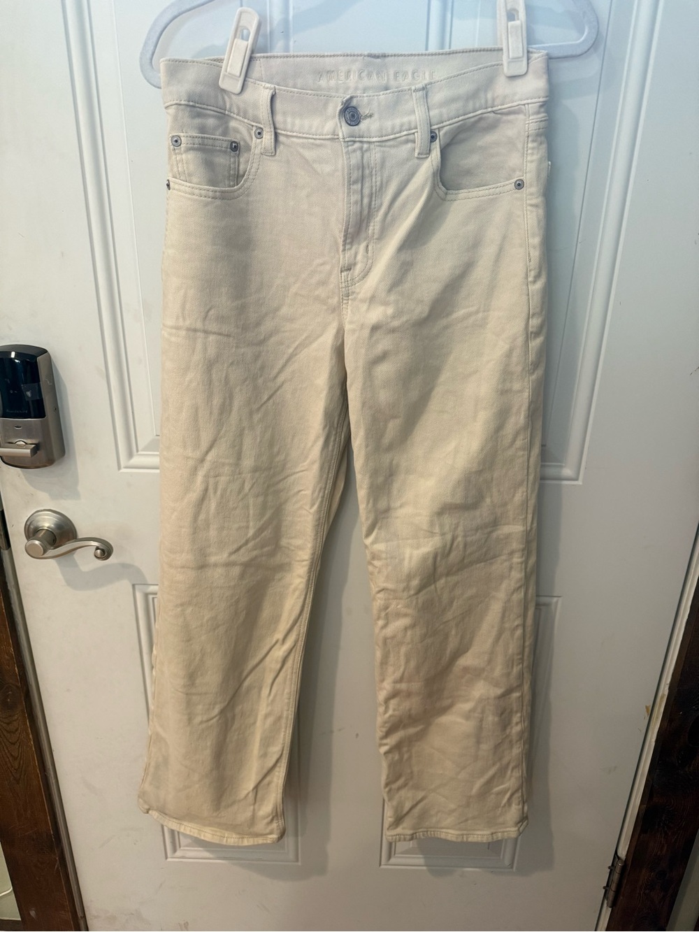 American Eagle Women’s size 4 regular Stovepipe Jeans in White